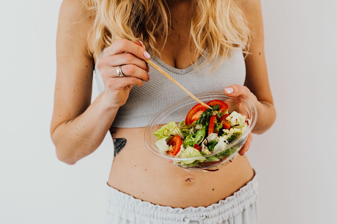 eating salad 